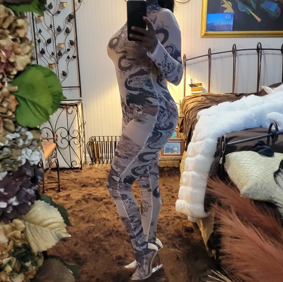 Tattoo print mesh jumpsuit - Picture 6 of 8